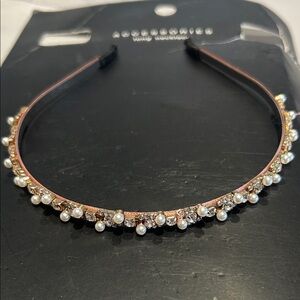 Elegant Pearl Embellished Headband